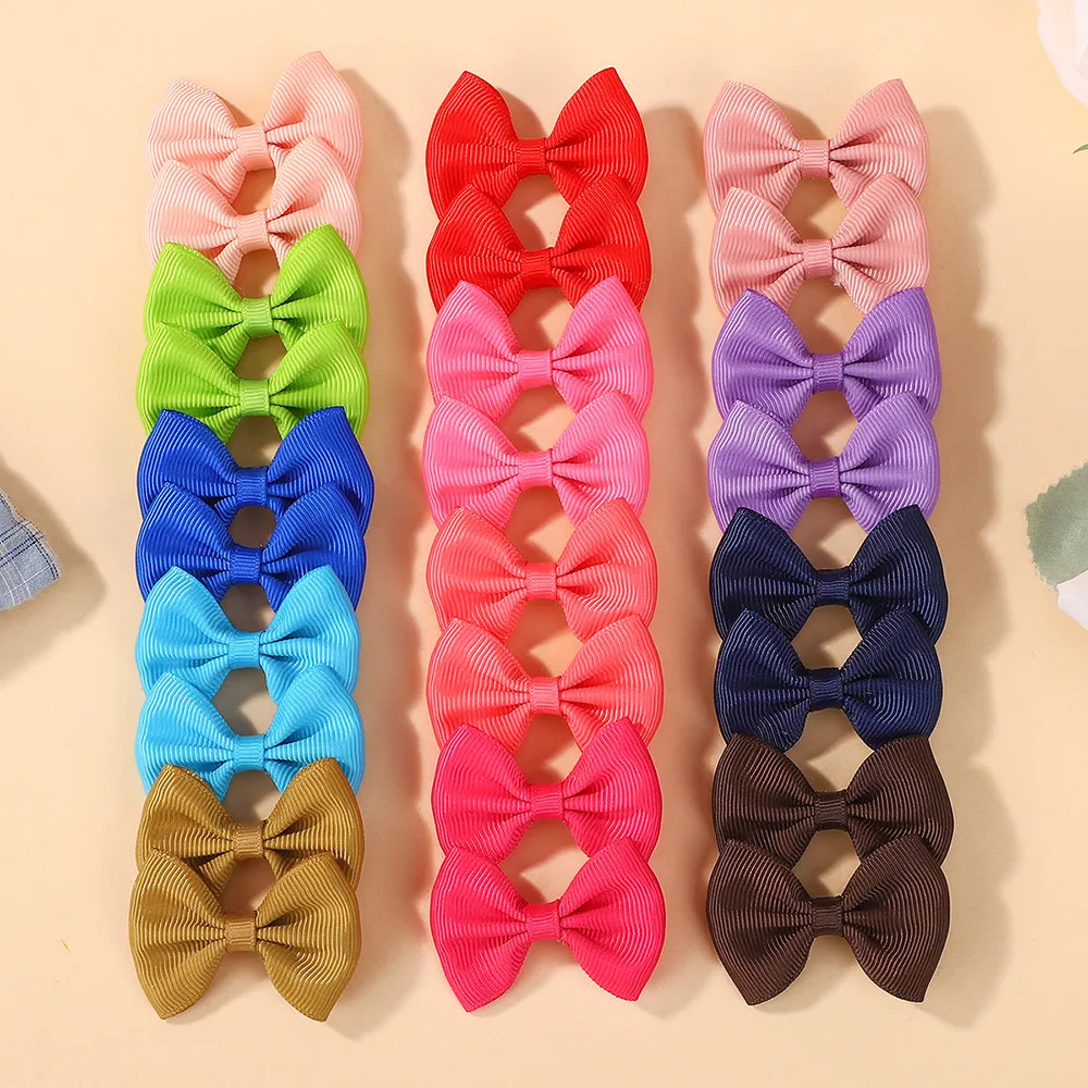 Zufällige Farbe zum Senden von 40 Stück Mini-Haarschleifen-Haarschleifen-Clips für Kinder, handgefertigte Mädchen-Haarklammern, Kopfbedeckung
