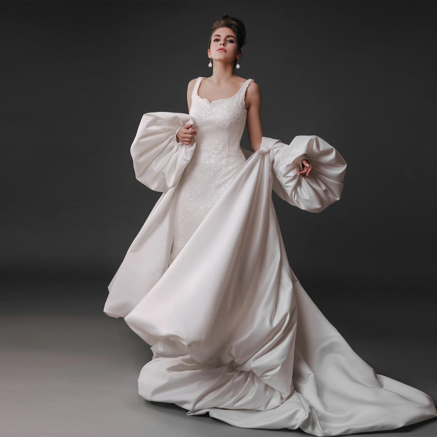 Elegant Detachable Satin Wedding Cape Puffy Short Sleeves Long Train Bridal Wrap Jacket Fashion Bridal Accessoires TSWD919