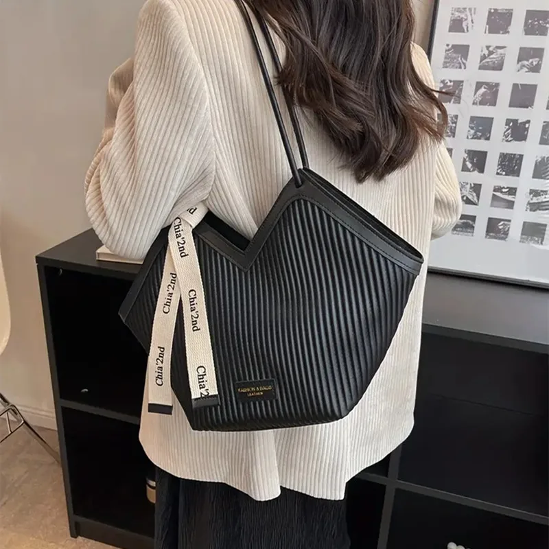 Versatile Women\'s Shoulder Bag with Colorblock Ribbon Decoration and Textured Design Ladies Handbags High-capacity Shopping Bag