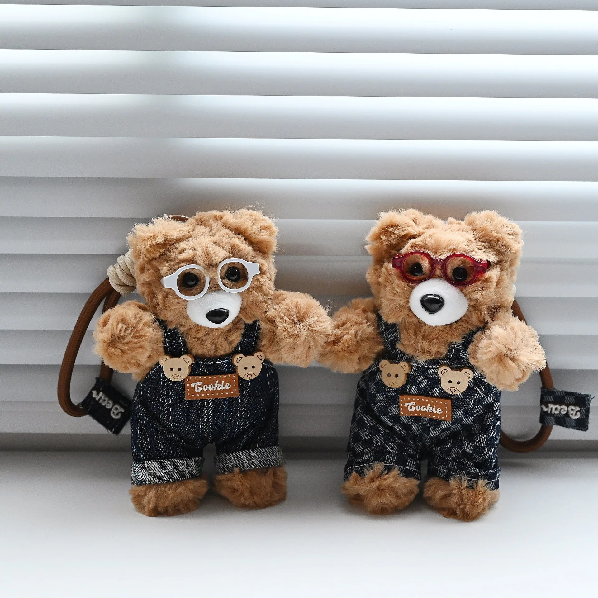 アウトドア野生のクマのバッグペンダントキーホルダーぬいぐるみ誕生日プレゼント人形マシン