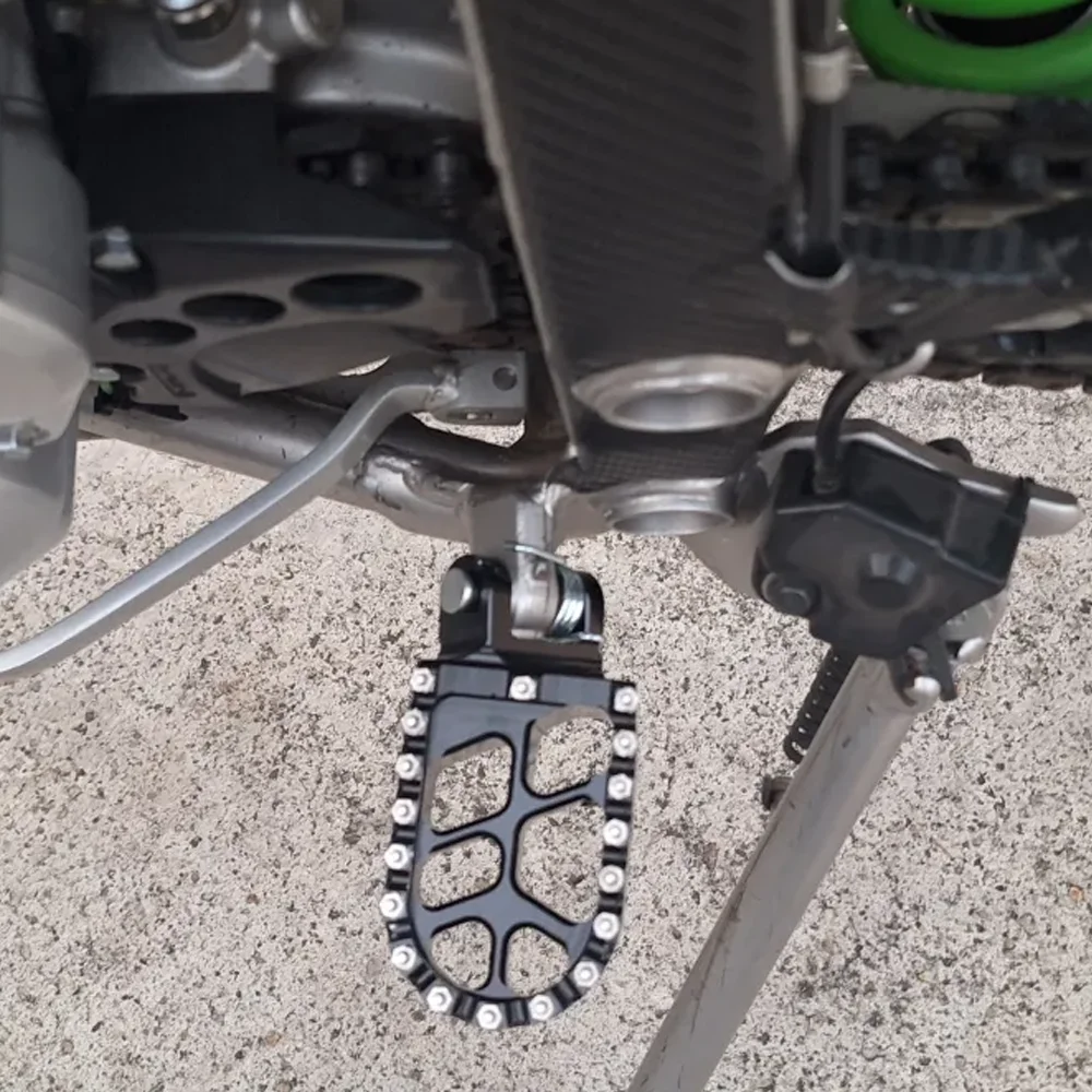 Motorcycle CNC Footrest Footpeg Foot Pegs Pedal For Honda CR80R CR85RB XR250R XR400R XR600R XR650L XR650R CRF230L CRF1000L DTC