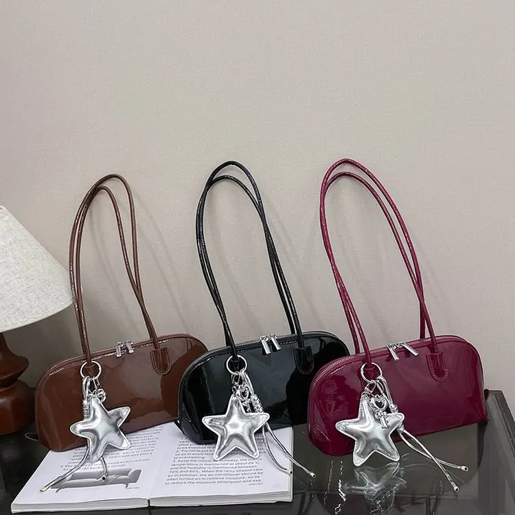 

Everyday Bowling Bag - Minimalist Crossbody Sling for Effortless Commuter Chic