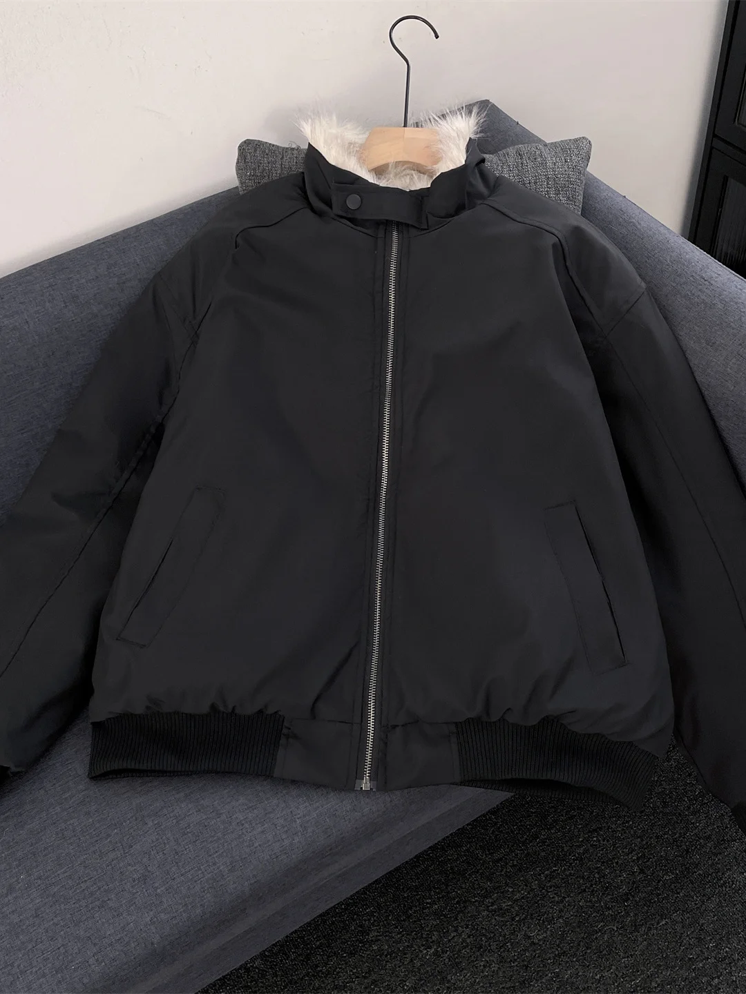 

Мужская зимняя теплая куртка из утолщенного хлопка с воротником-стойкой, отделкой из искусственного меха, водонепроницаемая, длинная, на молнии, в американском стиле