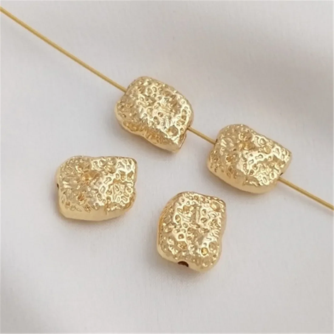 

1PCS 14K Gold-coated Irregular Stone-Shaped Beads, Scattered Beads, Handmade Beaded Bracelet, Necklace with Beads, C247