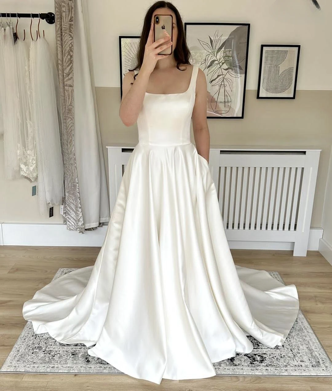 Abito da sposa semplice A-Line Spahettis Strap Lunghezza pavimento con tasca Corte dei treni Abiti da sposa Personalizza su misure Robe Mariee