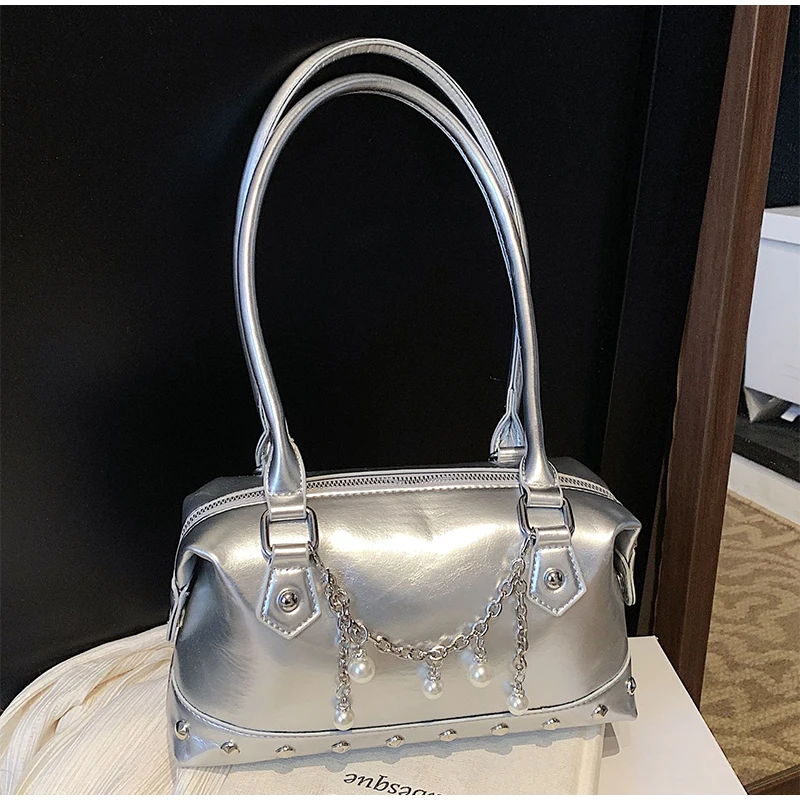 

Fashionable Ladies Party Handbag Retro Rivet Design Underarm Shoulder Bag New Trendy Pu Leather Handbag With Pendant Women's Bag