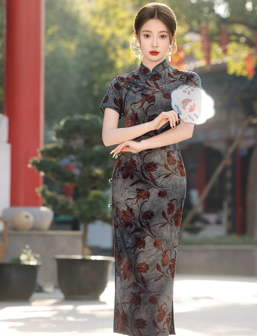 Traditional Chinese New Style Cheongsam Long Dresses Female Oriental Bride Wedding Qipao Dresses Retro Slim Evening Party Gown