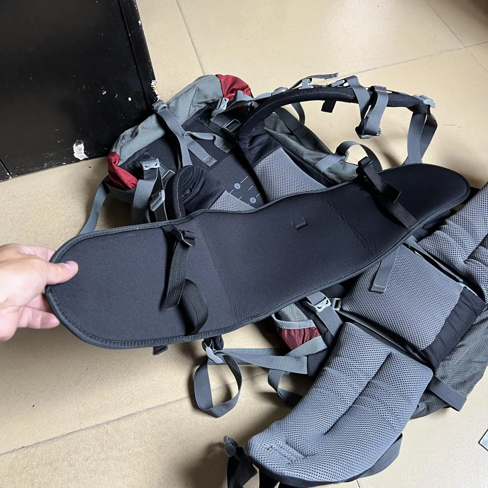 バックパックウエストベルトサポートパッドアウトドアヒップベルトクッションハイキング用品アクセサリートレッキングやキャンプ用バックパック用