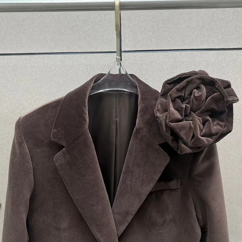 

Winter 2025, New Arrival: Women's 3D Floral Velvet Blazer Stylish, Casual, Relaxed-Fit Elegant Jacket High-Quality Outerwear Y2K