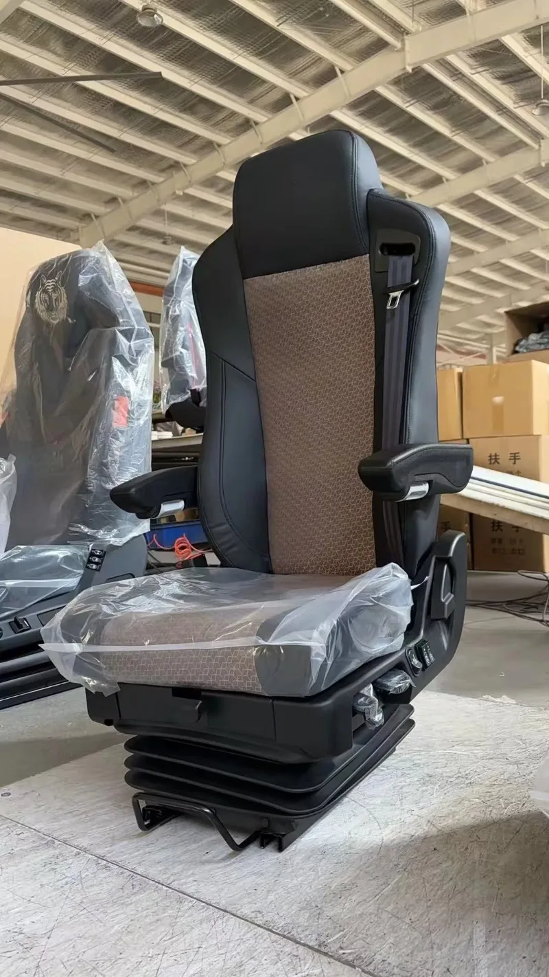Picture 5: Heavy-Duty Truck Driver's Seat with Air Suspension Ventilation Heating Adjustable Backrest Comfortable Durable New Condition