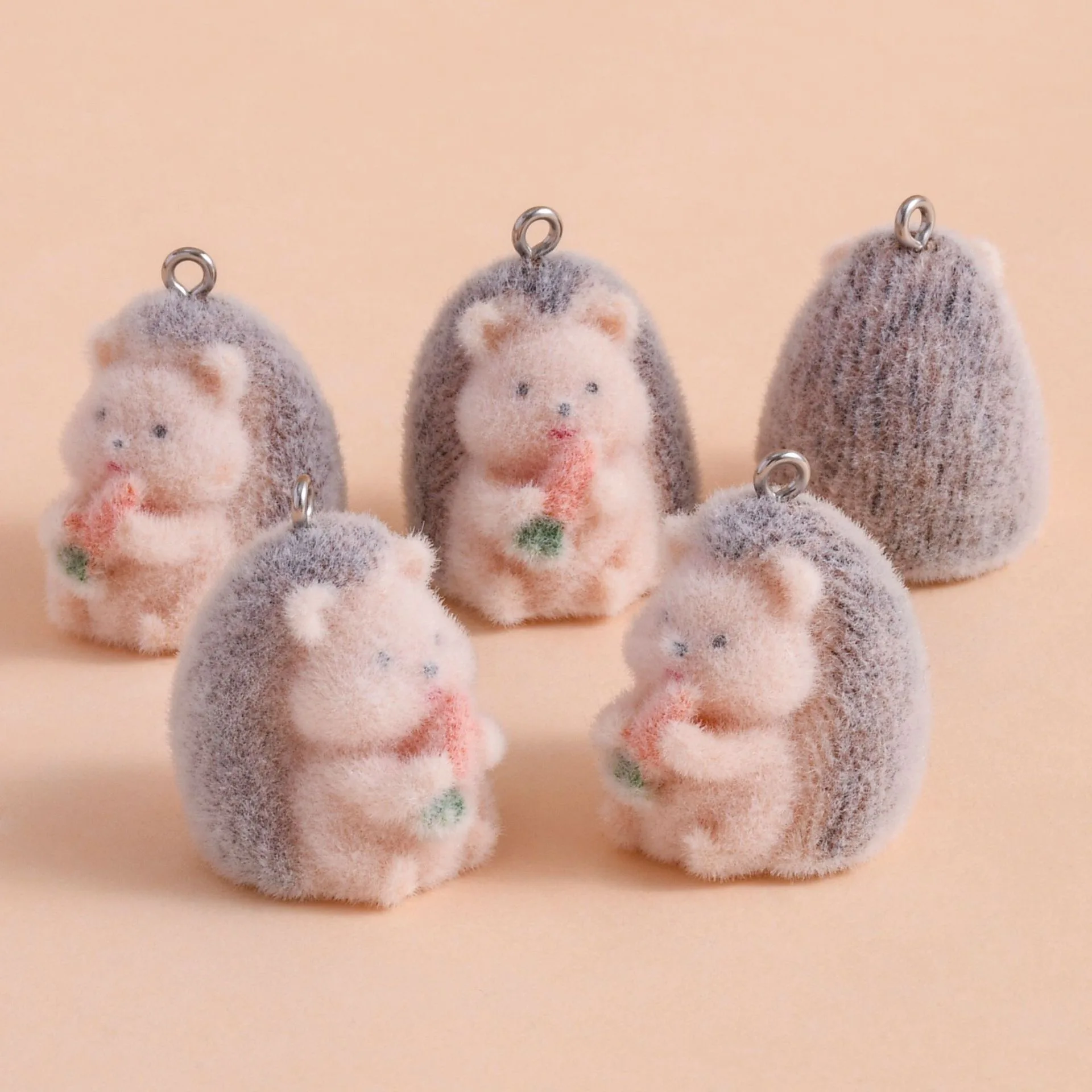 30pcs/lot  21*31 mm Plush resin small hedgehog animal pendant diy cute Q cute plush doll earrings necklace keychain accessories