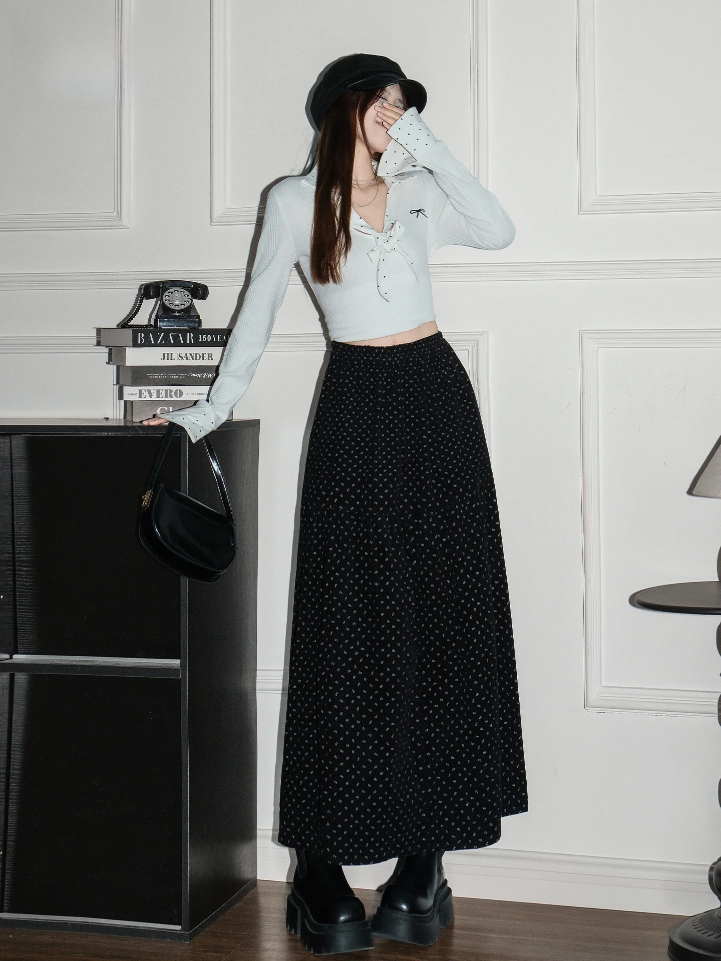 

Черная вельветовая юбка с цветочным принтом в стиле ретро, женская, с завышенной талией, стройнящая, А-силуэт, расклешенная, летняя, новая модель, повседневная, из хлопка с эластаном