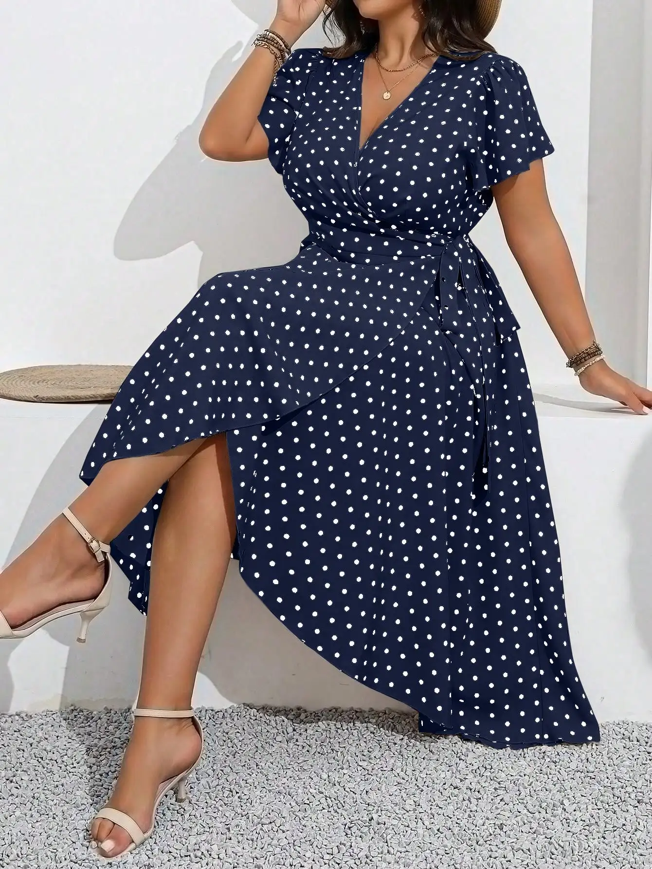 

Летнее повседневное платье больших размеров для женщин с V-образным вырезом, в горошек, с оборками и короткими рукавами