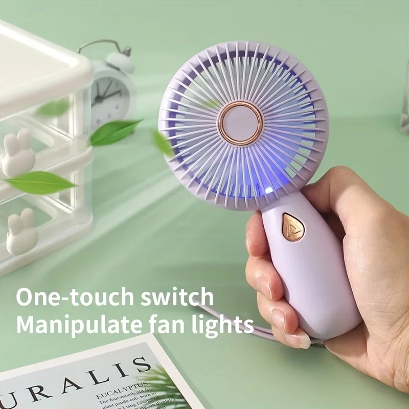 

2025 Мини-ручной маленький вентилятор с малошумящий компактный и портативный небольшой портативный вентилятор с зарядкой через USB и ослепительным светом для путешествий