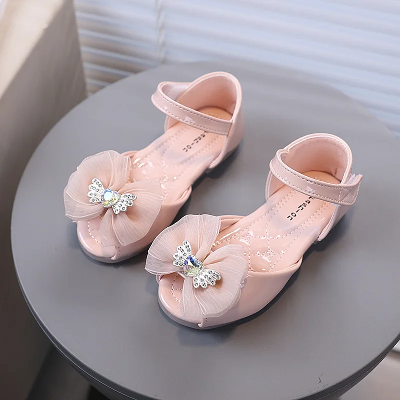 

Танцевальная обувь для девочек, детские сандалии на мягкой подошве в стиле принцессы с кружевными бантами, новинка 2023 года, летние детские модельные туфли с открытым носком, нескользящие