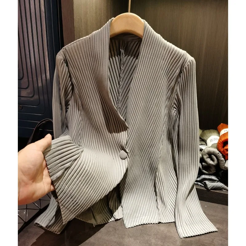 

Miyake Pleated Jacket 2025 Autumn Temperament Wear One Button Solid Jacket Women Simple Commuter Pleat Long Sleeve Short Jacket