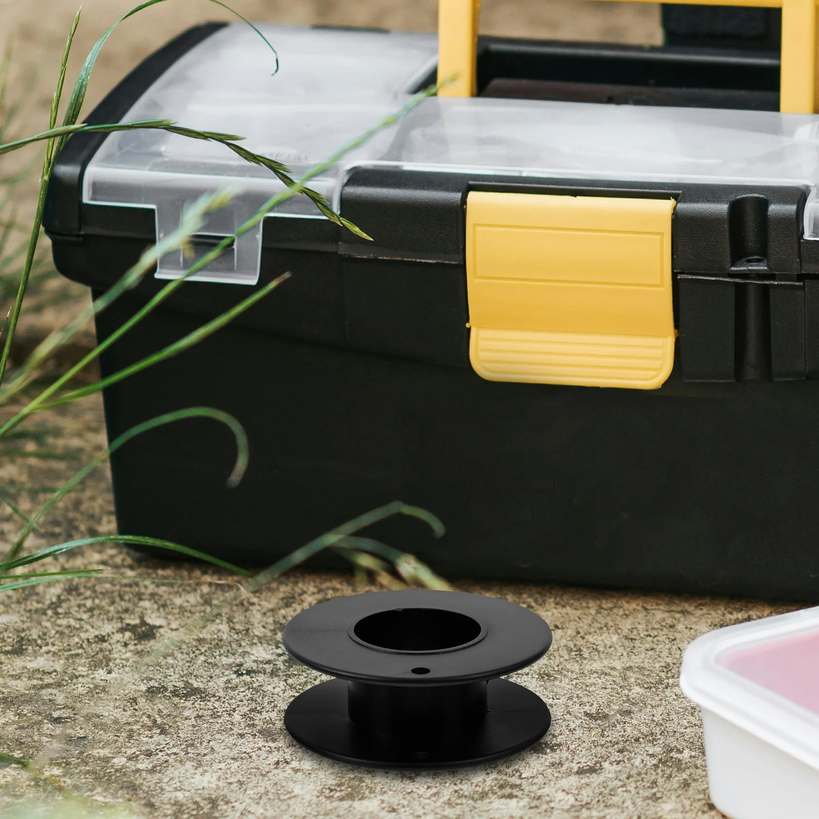 12 قطعة بكرات الخياطة الواضحة مقاومة للاهتراء المحمولة موضوع العرض لآلة الخياطة استبدال بكرات فارغة بكرات المدمجة