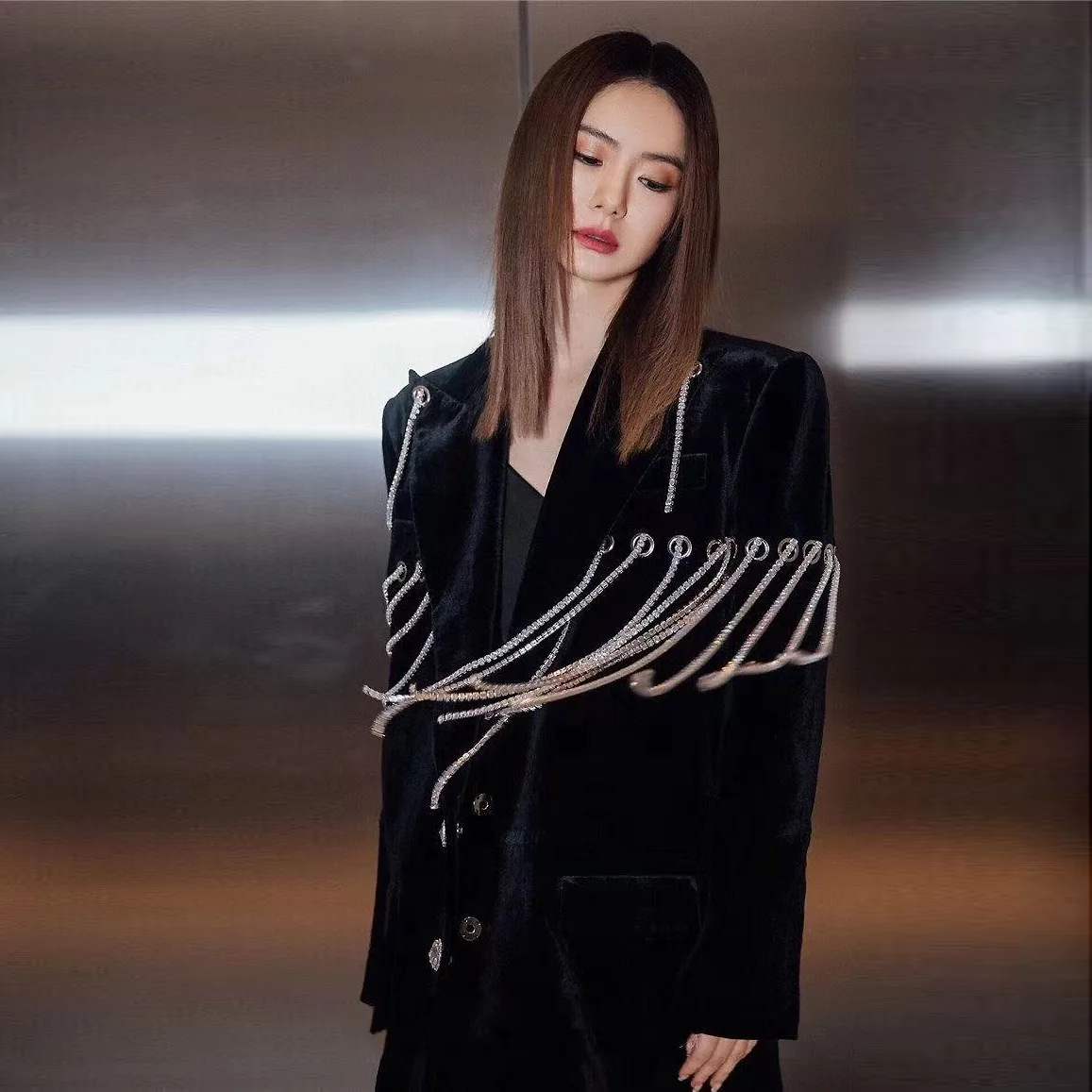 Luxury Women Diamonds Tassels Chains Blazers Coat Velvet Rhinestones Fringed Suit Jacket Holes Velour Cardigan Streetwear Tops