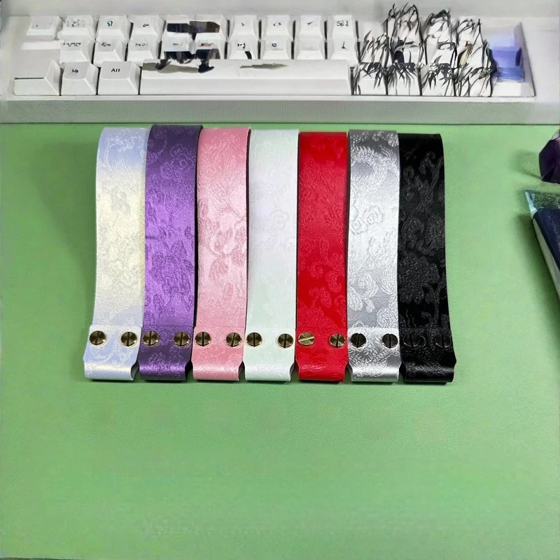

Decorative Keyboard Tassel With Buckle DIY Pattern American Lion Design Computer Peripheral Mouse And Keyboard Accessories