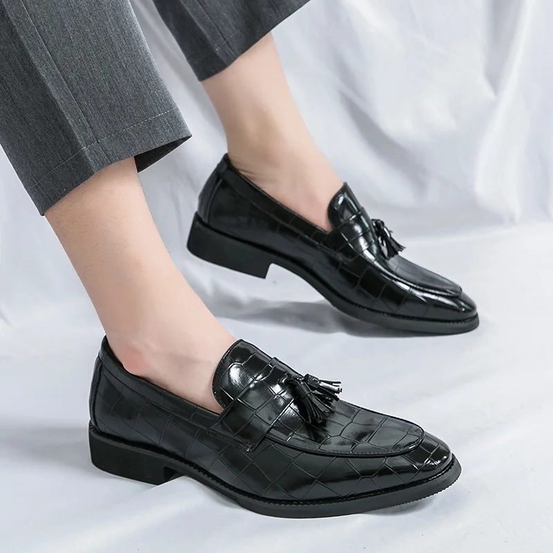 Luxury Male Charm Tassels Knurling Shoes Men Formal Wedding Prom Dress Prom Loafers Homecoming