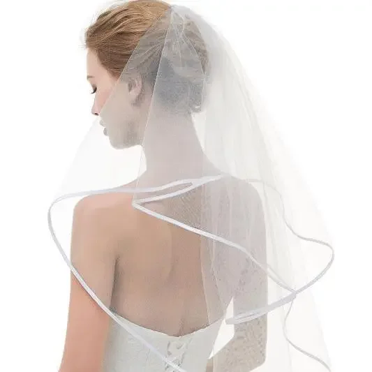 

Bridal Veils Short 2 Tier Veil Soft Mesh Comb Wedding Party Bride Veil Hair Accessories for Women and Girls (Ivory)