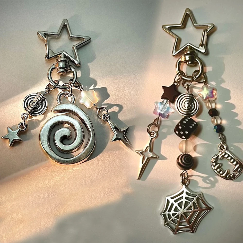 Llavero de metal con estrella en espiral de telaraña – Llavero estético gótico para bolsos y accesorios Fiesta de Halloween