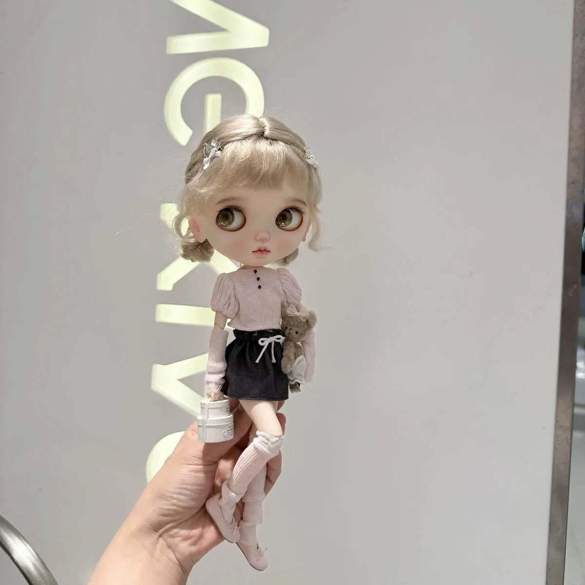 

ICY DBS Blyth Doll Clothes Sweet Knitted Top+Sleevelet+Short Skirt+Lace Mid-Calf Sock Set 19 Joints OB24 Azone Doll DIY Dress Up