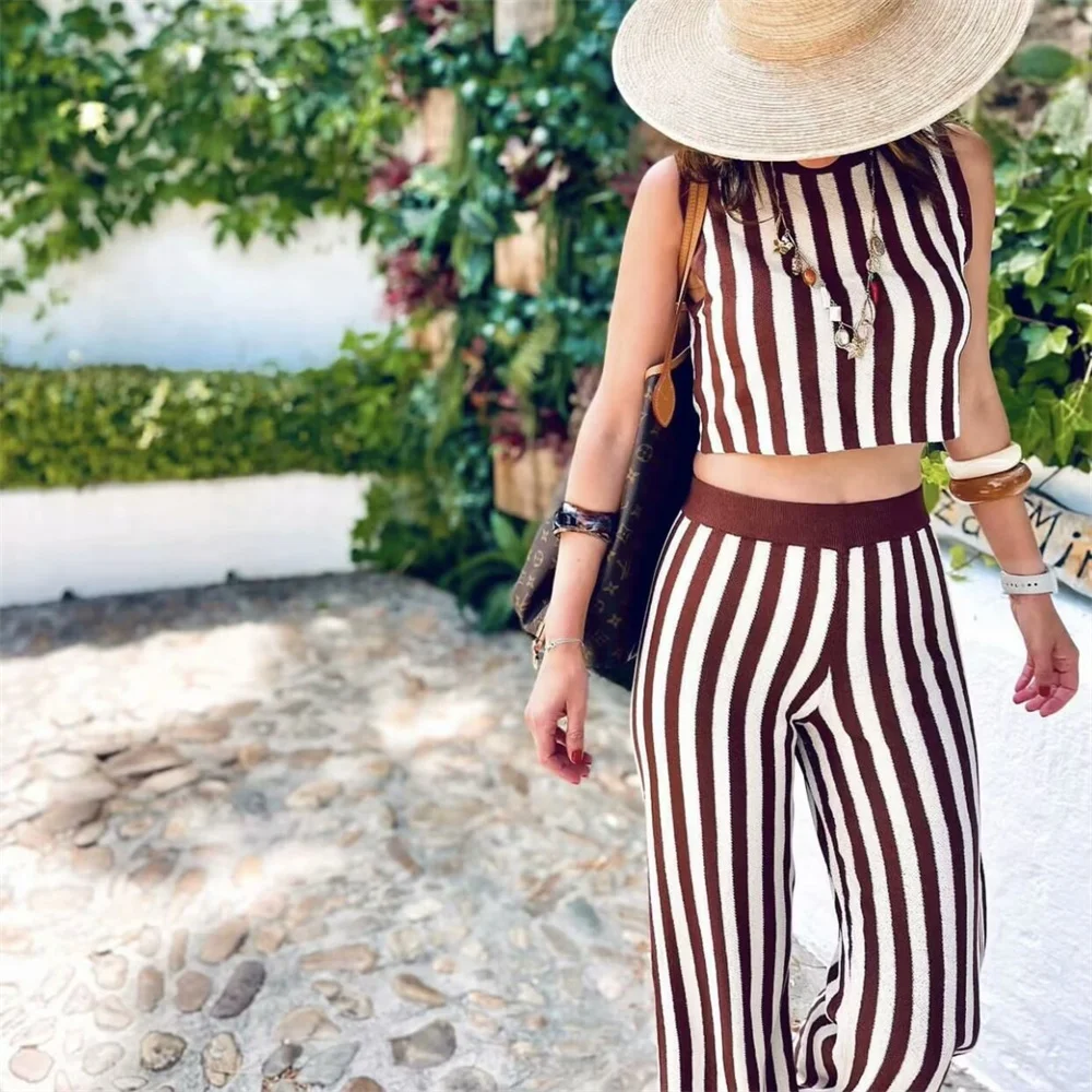 European And American 2024 Summer Women\'s New Fashion And Casual Style Round Neck Sleeveless Knitted Stripe Top And Pants Set