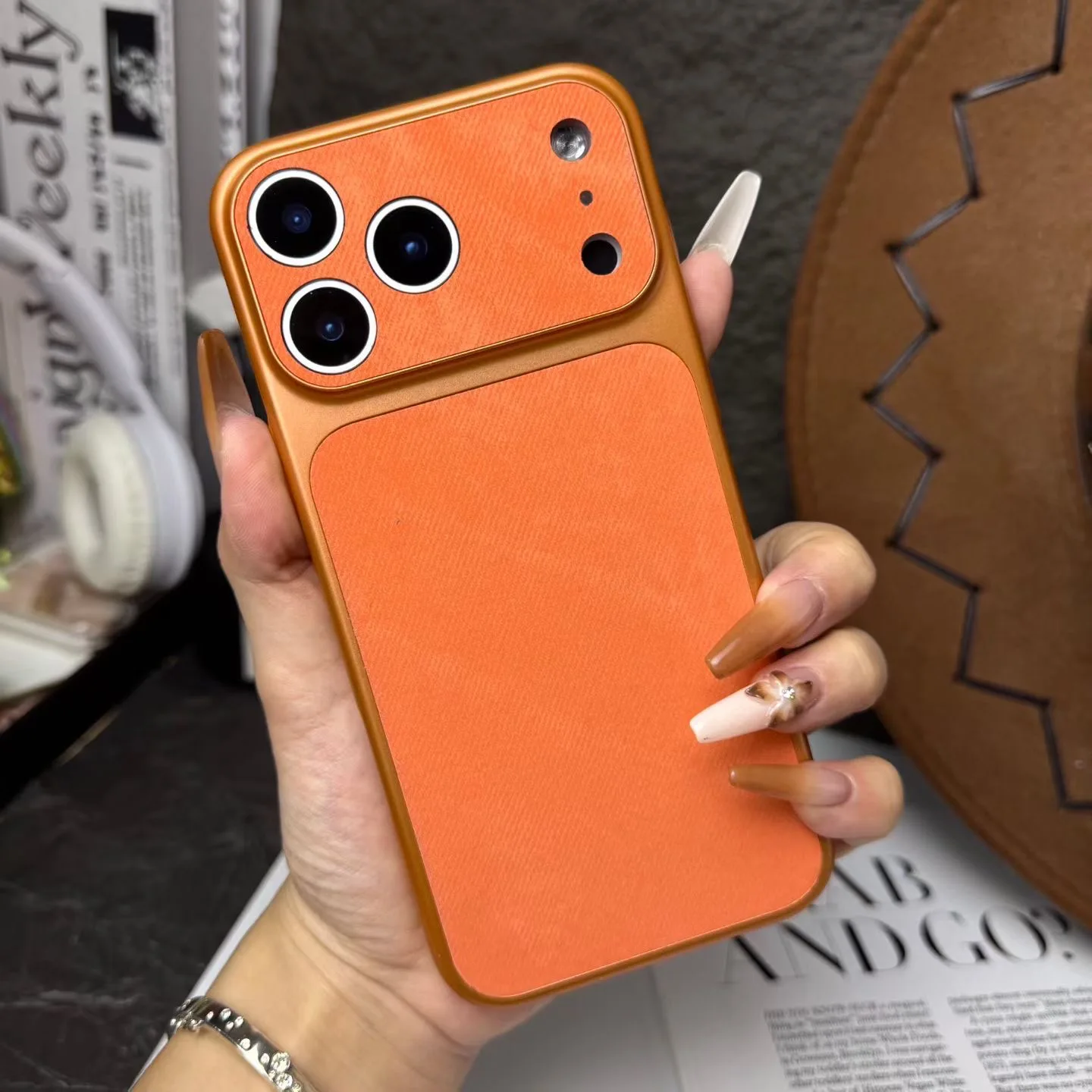 

Кожаная нашивка с узором из мелких отверстий под деним для чехлов Apple 17 Pro Max, iPhone 16 Pro (бестселлер), iPhone 15-го поколения