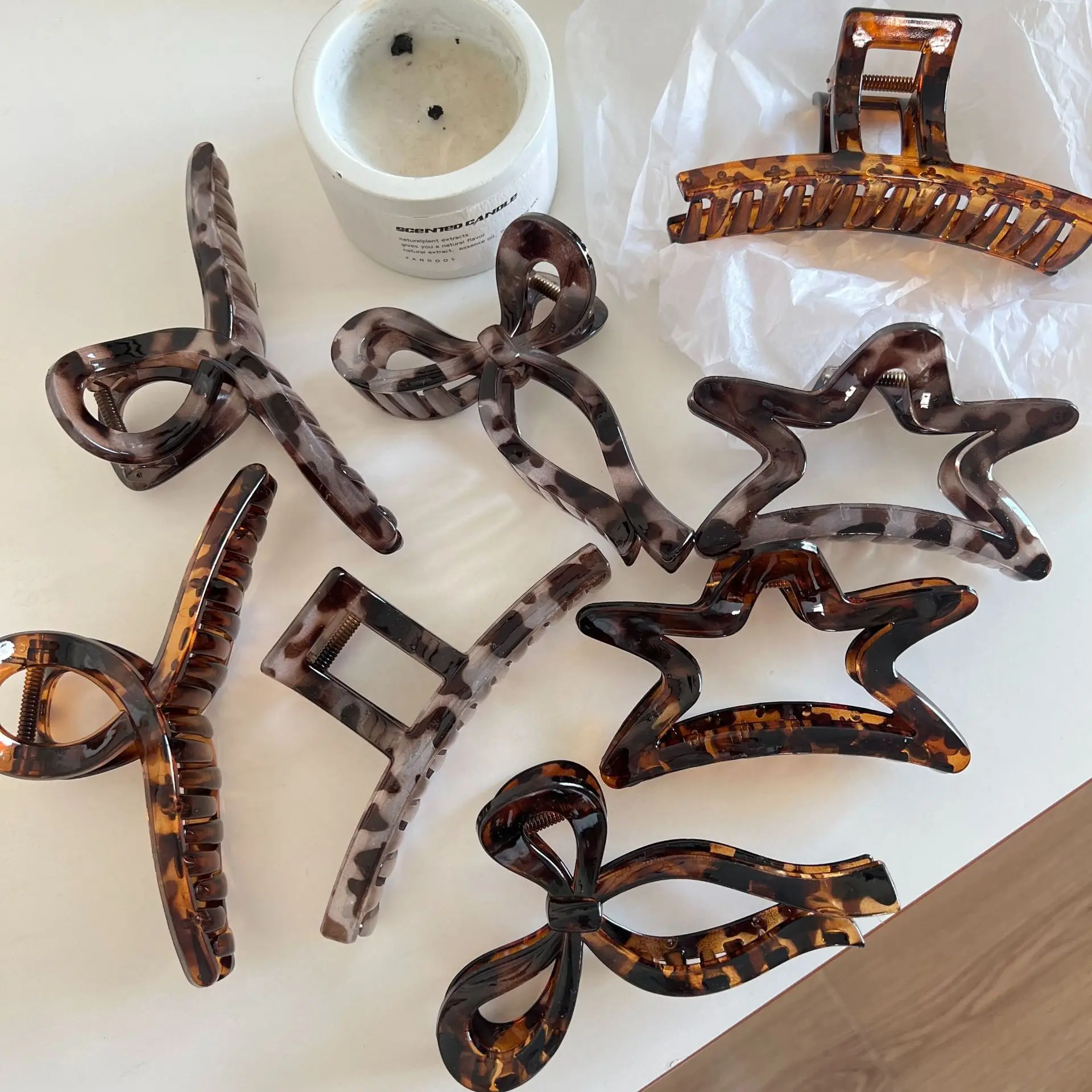 

Leopard Print Large Hair Claw Clips Bow Cross Crab Barrettes Women Girls Simple Ponytail Hair Clamps Hair Accessories Fashion