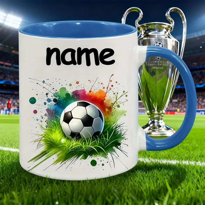 Une tasse personnalisée sur le thème du football, personnalisable avec votre nom et votre texte, un cadeau parfait pour les fans de football.