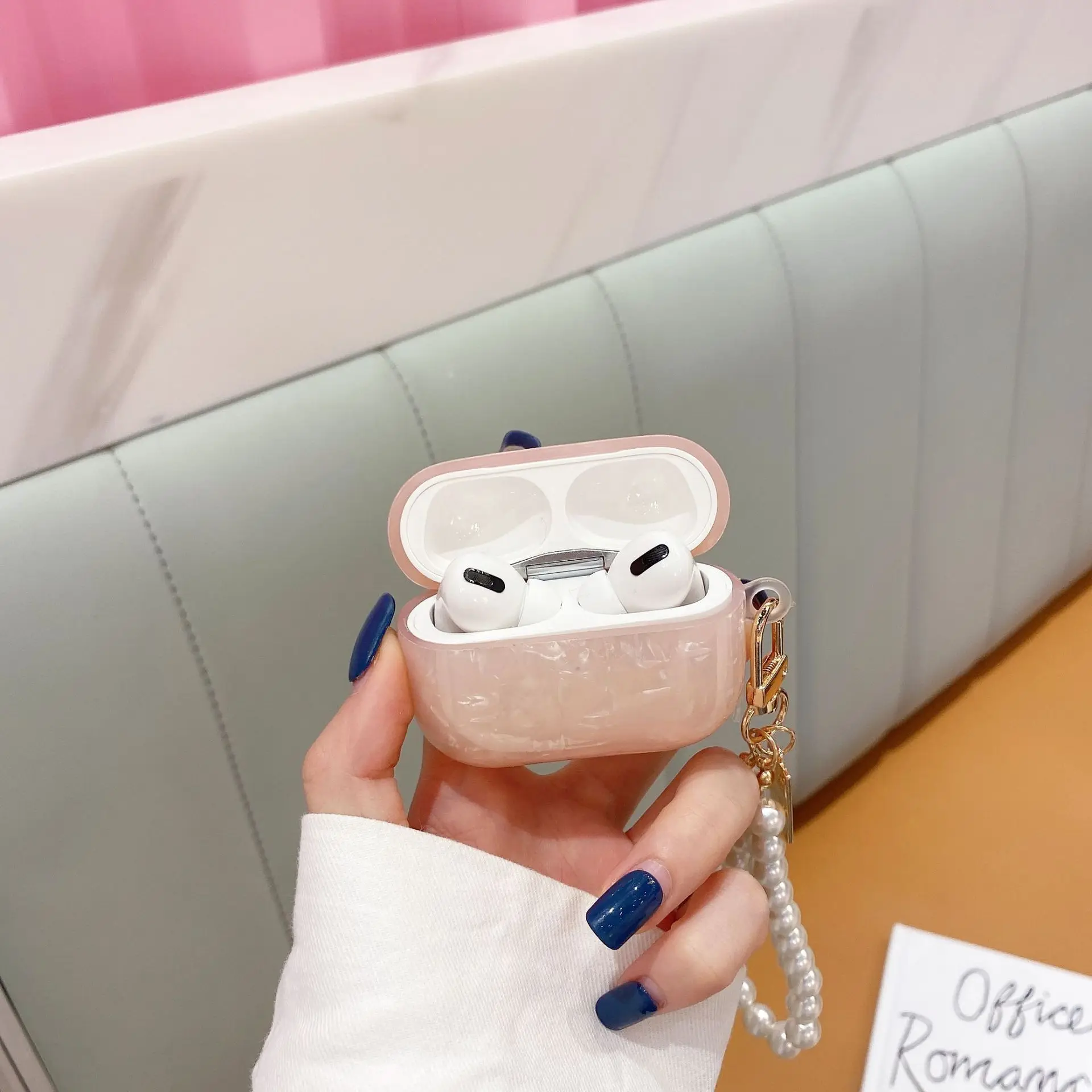 

For Airpods Third Generation Protective Case Cover For Air pro 2nd Earphone Headphone Wireless Charging Box with Keychain
