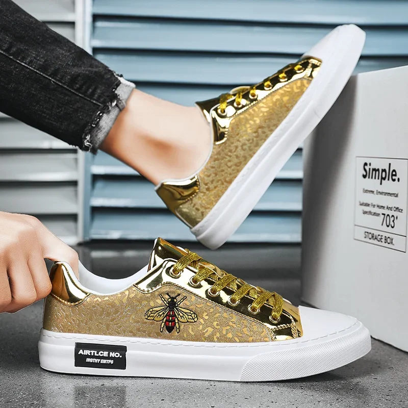 Hot Sale Luxury Gold Sneakers Men Fashion Skulls Casual Skateboard Shoes Men Designer Shoes Embroidered Bee Flats Skate Shoes