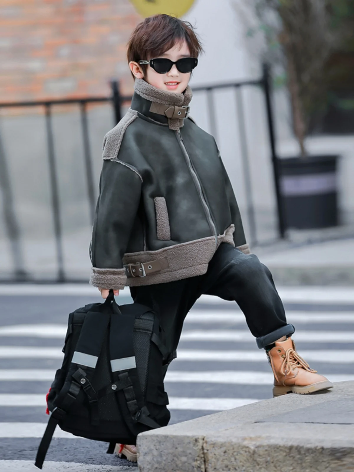 

Thiened Leather Jaet for Boys Autumn Winter Sle Stand Collar Fur inside Velour Outer Zipper Closure Slim Fit Faionable