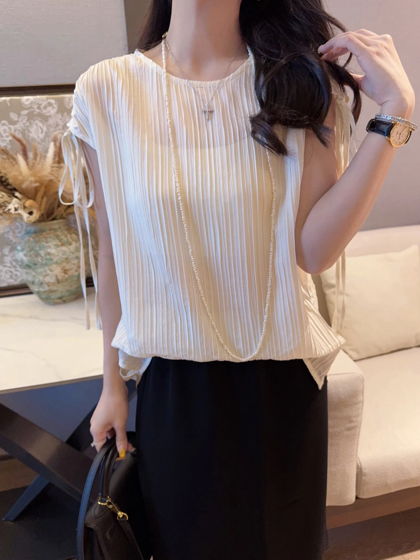 

Elegant Silk Shirt with Drawstring Puff Sleeves Pleated round Neck Top for Women Breathable Comfortable Summer Fashion
