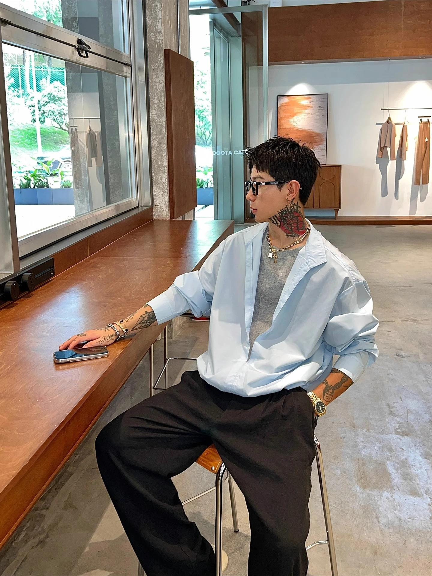 

Solid color simple commuting fake two-piece long-sleeved pullover shirt men's 2025 spring and autumn new loose high-end shirt