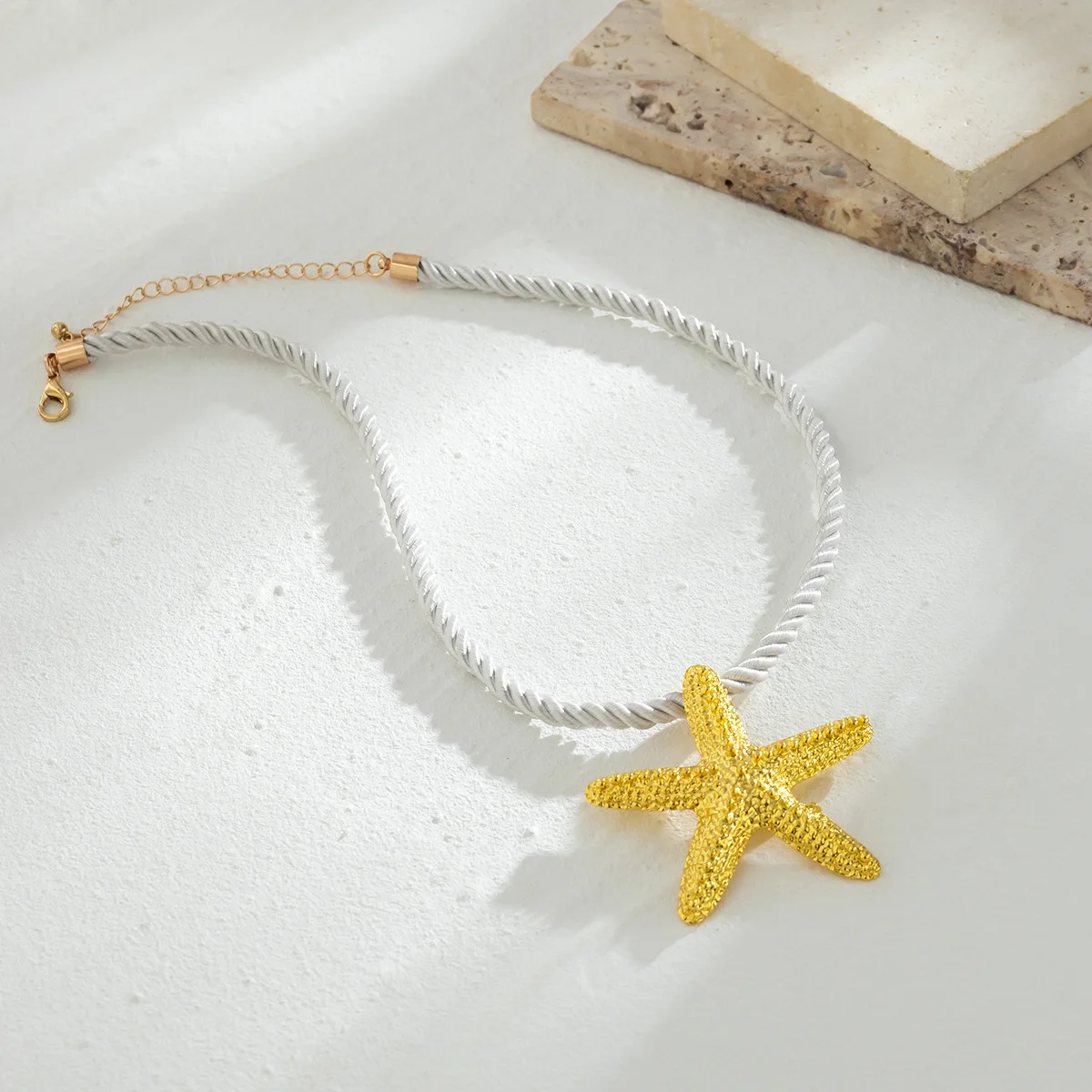 Exaggerated Big Starfish Pendant Necklace for Women Punk White Thick Rope Chain Choker Necklace Party Jewelry