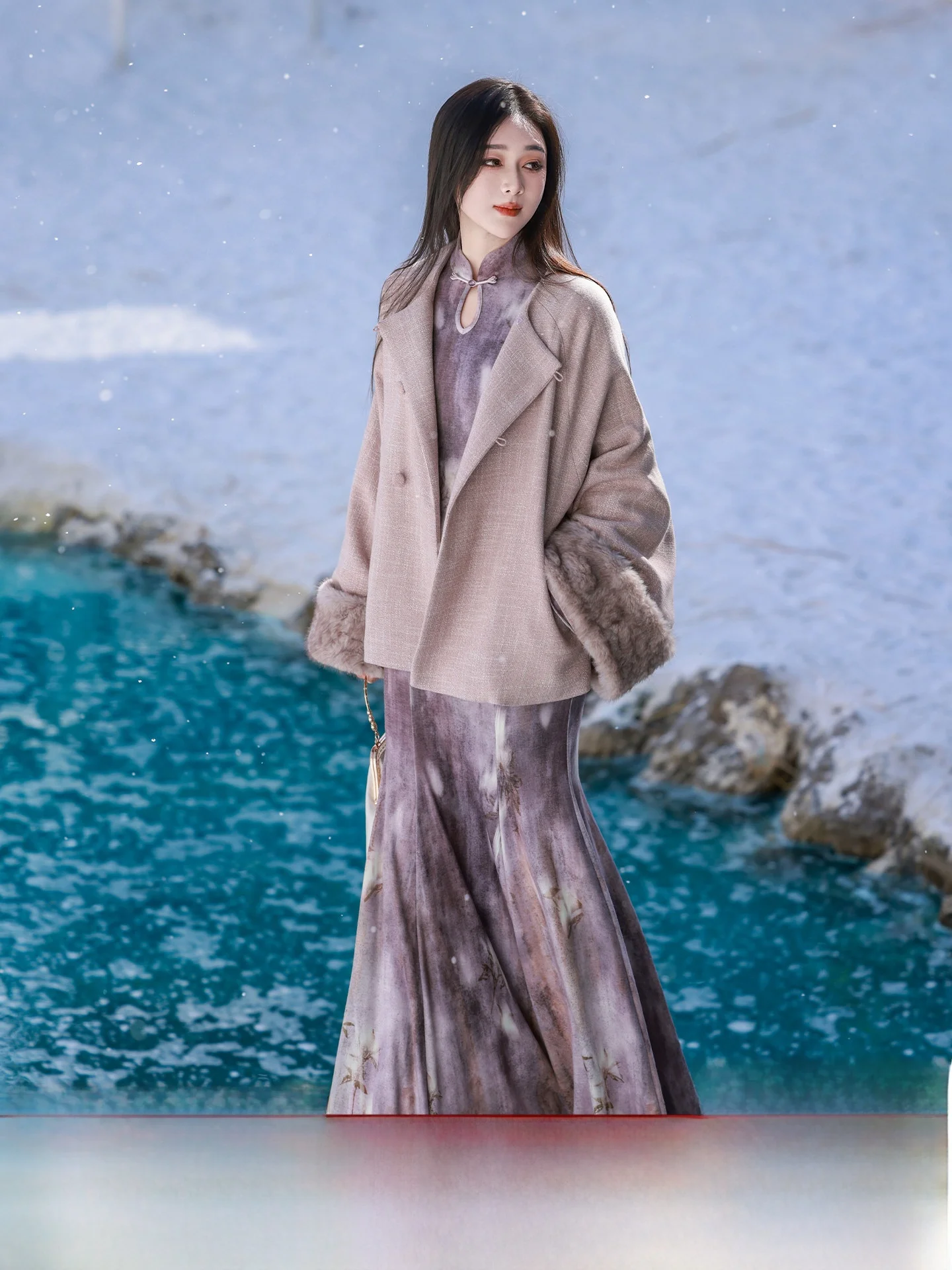 

Новое китайское пальто-юбка с меховым воротником для женщин, приталенное, осенне-зимнее, с мягким и нежным мехом, с отстегивающимся воротником