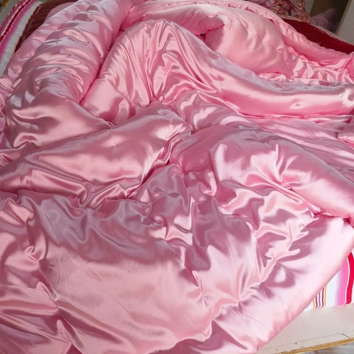 

No Cotton Filling Glossy satin silk cover with zipper floral print bedspread home bedding