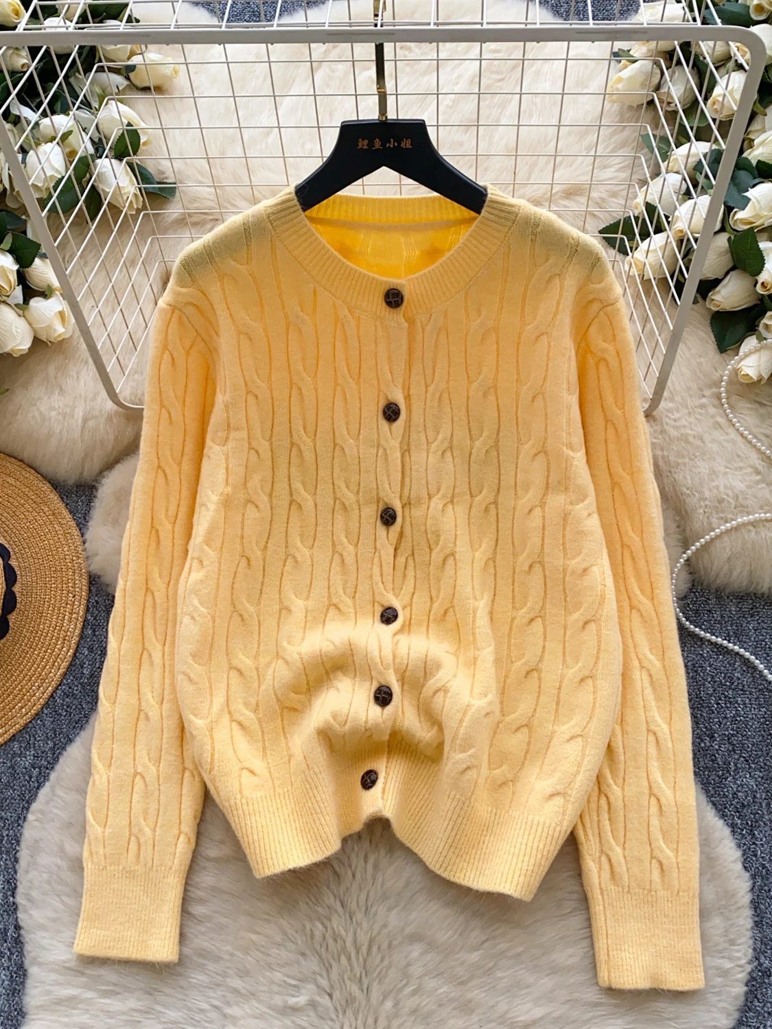 2026 جديد الخريف المرأة خمر س الرقبة طويلة الأكمام سترة مشغولة من الصوف واحدة الصدر بلون التقلبات سترة مشغولة من الصوف القمم #3