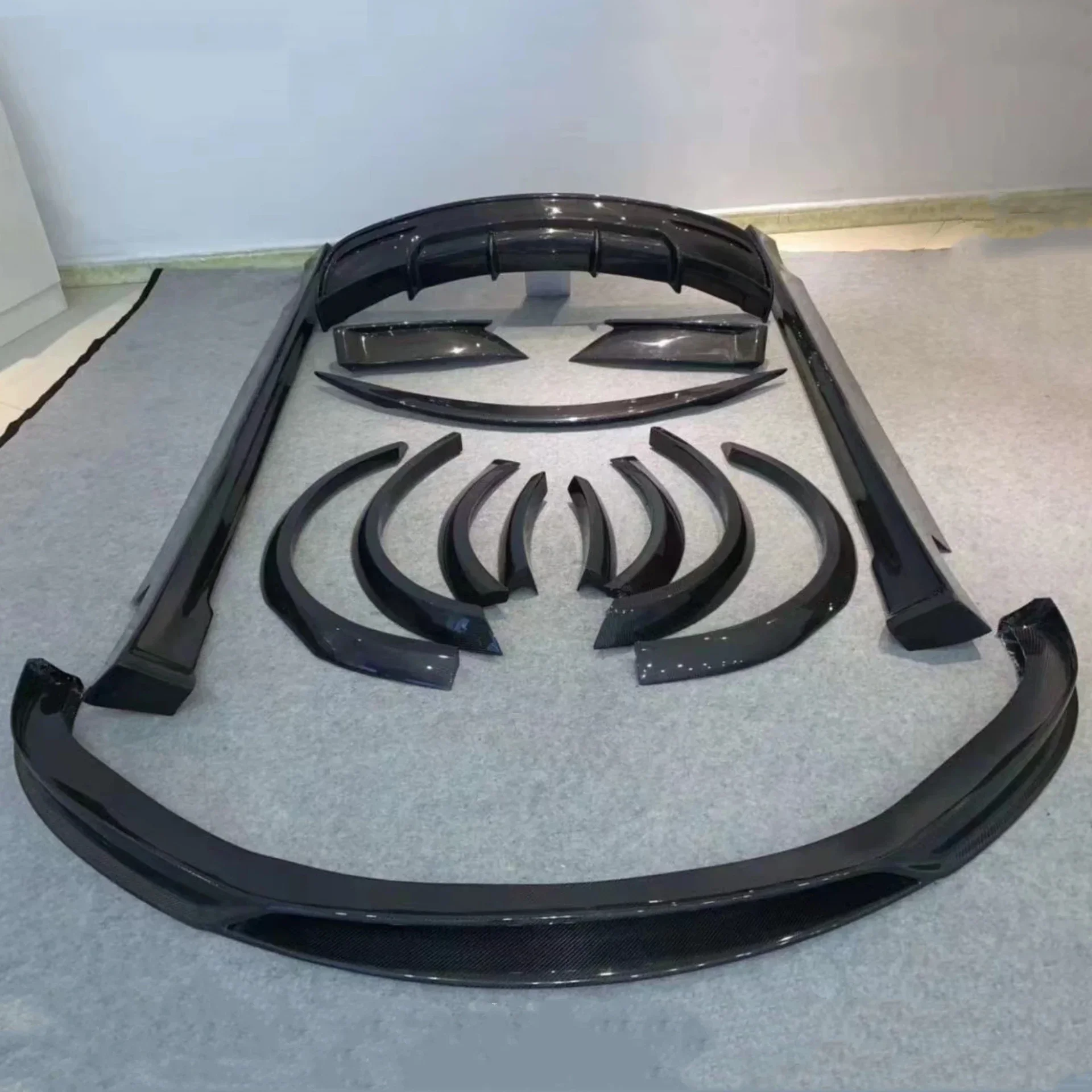 

Body Kit Carbon Fiber Front Shovel Rear Lip Side Skirt for Tesla Model S Wheel Eyebrow Tail Wing Convert New Style Surround