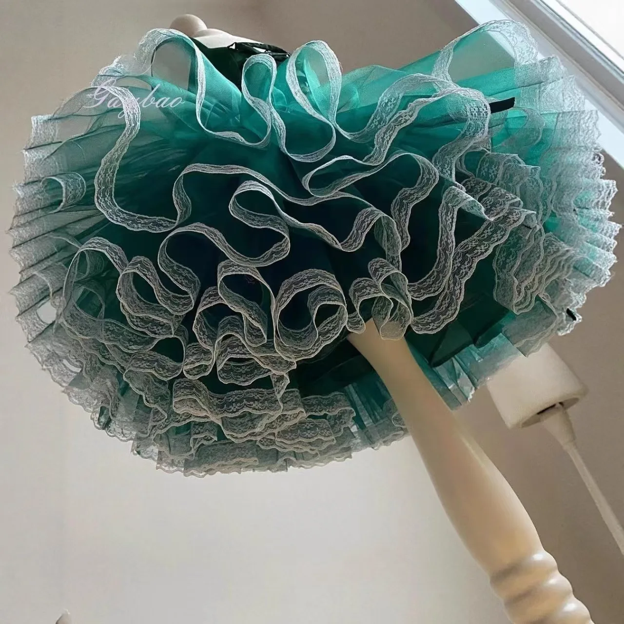 夢のような誓い D170 エレガントガールドレス スクエアカラー 膝丈ティアードプリンセス キッズウェディング 誕生日 フェスティバルパーティー ページェント フォーマルガウン