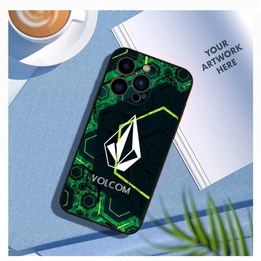 L-Luxury V-VOLCOM-S Sport Style Phone Case For iPhone 16,15,14,13,12 Mini 11 Pro XR,X,XS,MAX 7,8 Plus Silicone Cover Soft Black