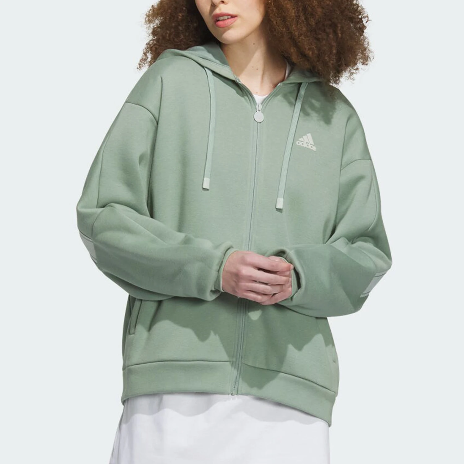 

Официальная новая женская флисовая свободная спортивная куртка Adidas с капюшоном IK9894