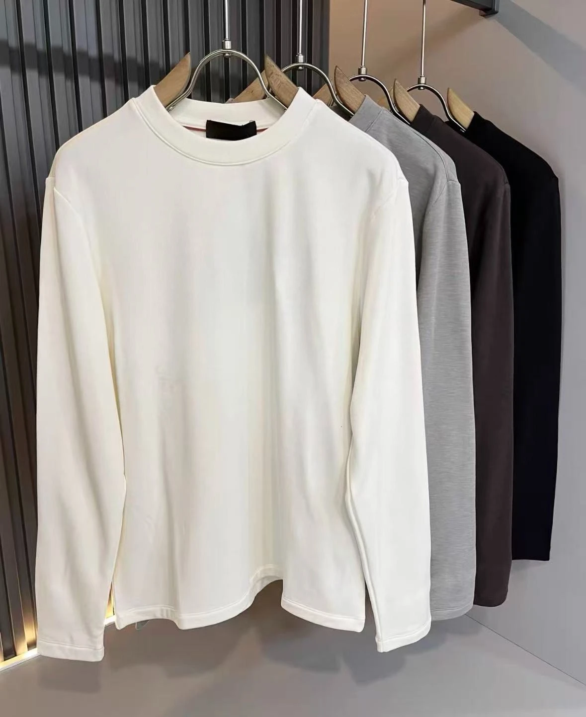 

LP Italian Letter Embroidery Crew Neck Long Sleeve T-Shirt