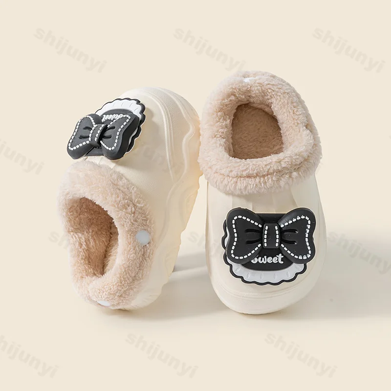 شباشب قطنية للأطفال شتوية للأولاد مقاومة للماء وغير قابلة للانزلاق أحذية دافئة خفيفة الوزن ومريحة ونعل ناعم للفتيات أحذية منزلية داخلية