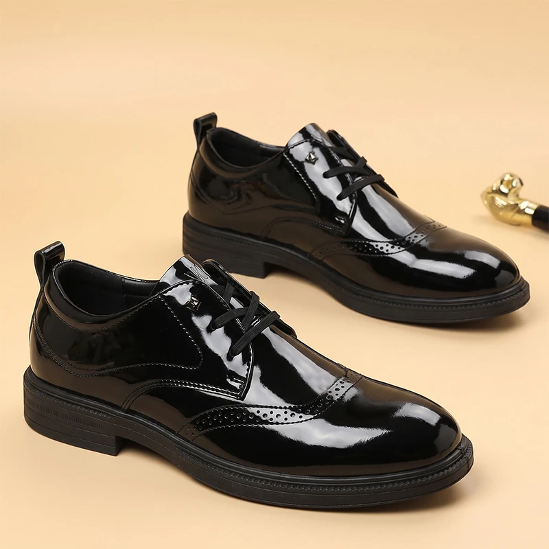 Herren Glänzende Lackleder-Brogue-Schuhe mit Schnürung, Rutschfester Sohle, Formelle Schuhe für Hochzeit, Geschäft, Büro und täglichen Pendelverkehr – Detail 9