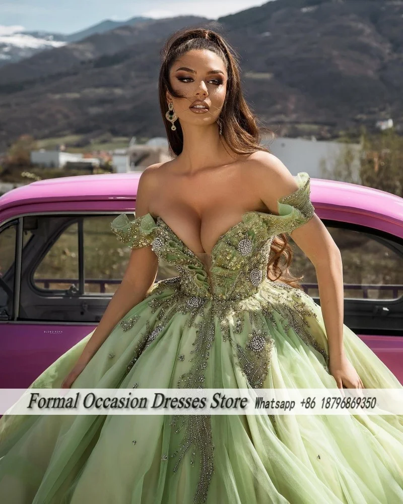 サガグリーンオフショルダーイブニングドレス絶妙なビーズアップリケフリルウエディングドレスウェディングパーティードレスコルセットカスタマイズ