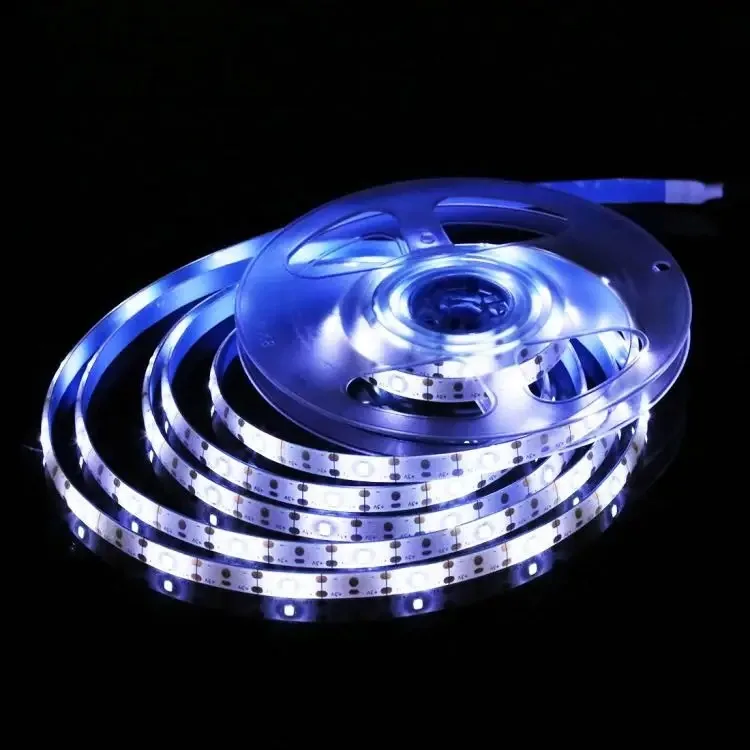 Outdoor waterdichte LED-lichtstrip op zonne-energie 5M voor tuinen, binnenplaatsen, hekdecoratie, warm/wit lichtverlichtingsstrip