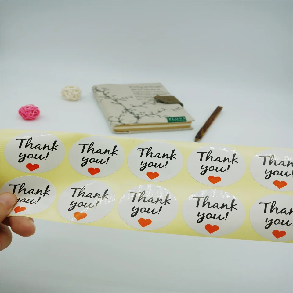 100pcs/lot Red Heart White Bottom 'Thank you' Round Self-adhesive Sealing Sticker DIY Decorative Package Label Handmade Products